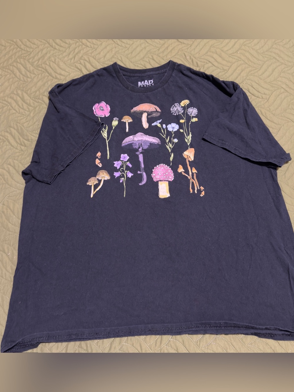 Mad Engine Women’s XXL Mushroom Floral Graphic Tee Cottagecore Fairy Grunge Blac